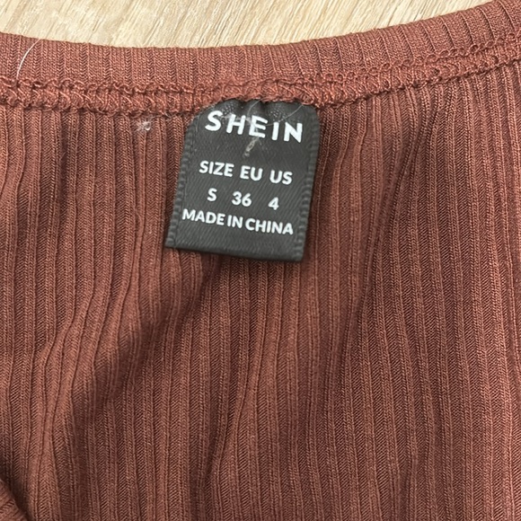 Shein Cropped Button-Up Long Sleeve - Picture 3 of 3